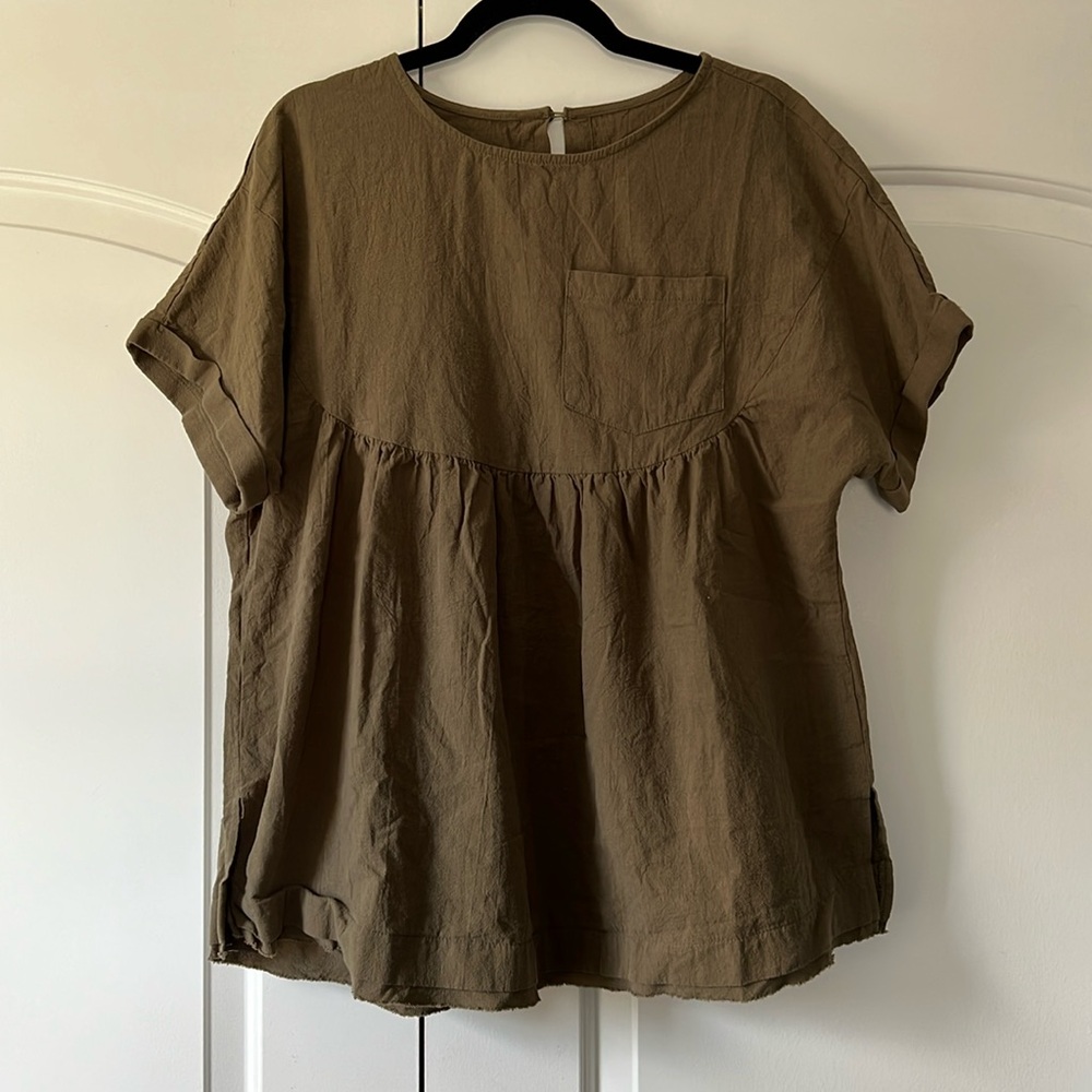 Relaxed Peplum Short-Sleeve Tunic — Olive